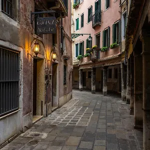 https://ca-del-nobile.hotelinveneto.com